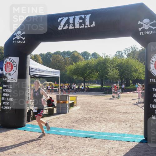 08.09.2024 - Stadtparktriathlon Luisa Fischer http://msf.ph/oto/7033284 08.09.2024 10:09:07 Ziel 171 meine-sportfotos.de