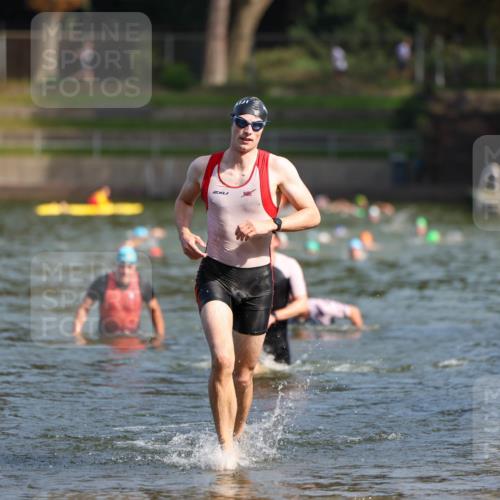 08.09.2024 - Stadtparktriathlon Michael Strokosch http://msf.ph/oto/7033285 08.09.2024 11:32:33 Schwimmen 686, 695 meine-sportfotos.de