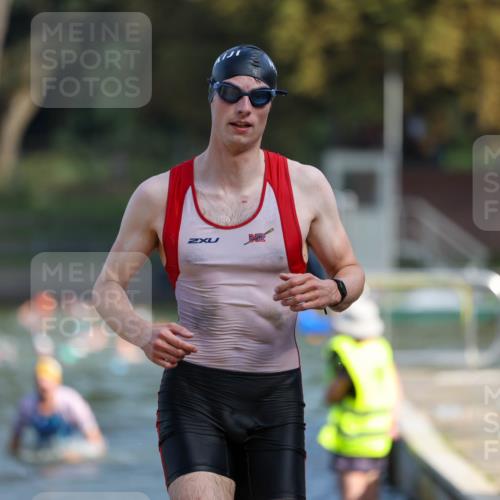 08.09.2024 - Stadtparktriathlon Michael Strokosch http://msf.ph/oto/7033297 08.09.2024 11:32:36 Schwimmen 686, 694, 695 meine-sportfotos.de