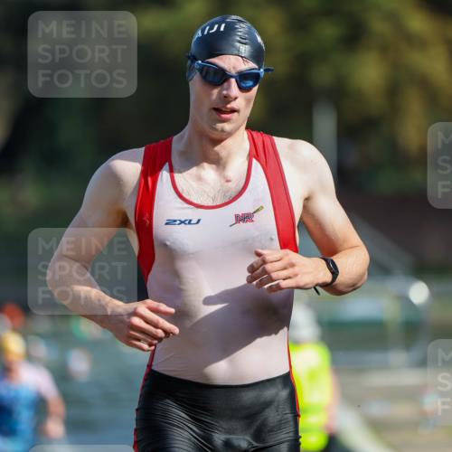 08.09.2024 - Stadtparktriathlon Michael Strokosch http://msf.ph/oto/7033299 08.09.2024 11:32:37 Schwimmen 686, 694, 695 meine-sportfotos.de