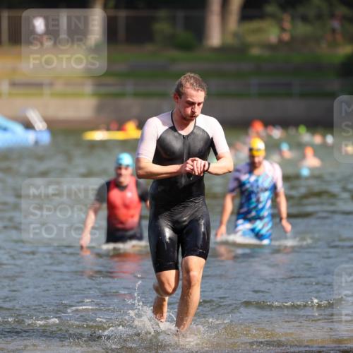08.09.2024 - Stadtparktriathlon Michael Strokosch http://msf.ph/oto/7033301 08.09.2024 11:32:38 Schwimmen 667, 686, 694, 695 meine-sportfotos.de