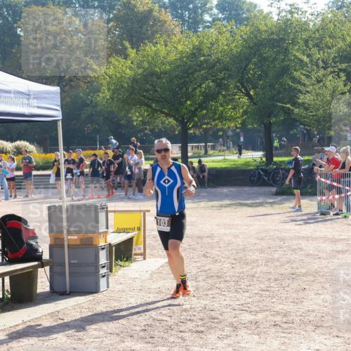 08.09.2024 - Stadtparktriathlon Luisa Fischer http://msf.ph/oto/7033302 08.09.2024 10:09:19 Ziel 103 meine-sportfotos.de