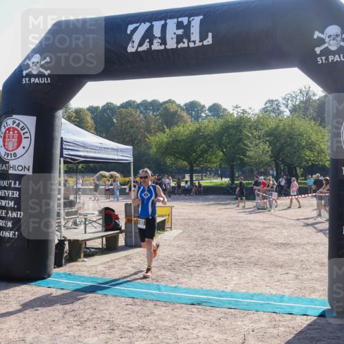08.09.2024 - Stadtparktriathlon Luisa Fischer http://msf.ph/oto/7033304 08.09.2024 10:09:20 Ziel 103 meine-sportfotos.de