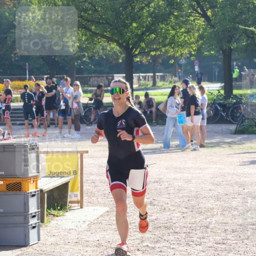 08.09.2024 - Stadtparktriathlon Luisa Fischer http://msf.ph/oto/7033314 08.09.2024 10:09:27 Ziel 173, 174 meine-sportfotos.de