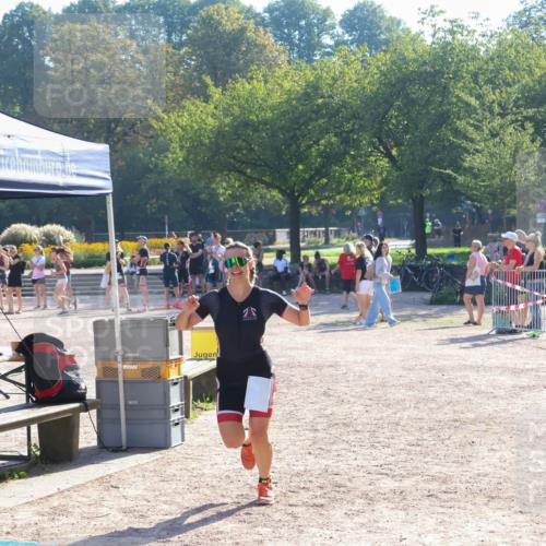 08.09.2024 - Stadtparktriathlon Luisa Fischer http://msf.ph/oto/7033318 08.09.2024 10:09:27 Ziel 173, 174 meine-sportfotos.de