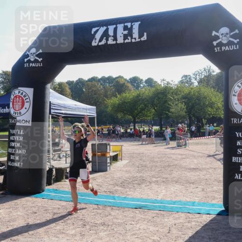 08.09.2024 - Stadtparktriathlon Luisa Fischer http://msf.ph/oto/7033322 08.09.2024 10:09:28 Ziel 173, 174 meine-sportfotos.de