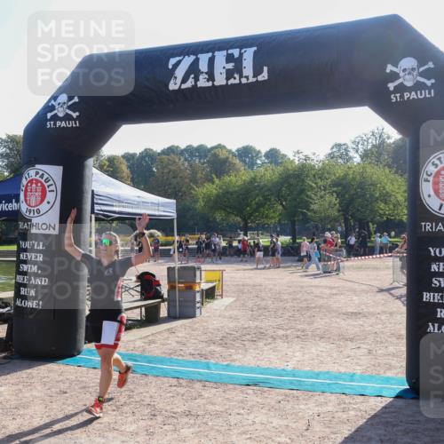 08.09.2024 - Stadtparktriathlon Luisa Fischer http://msf.ph/oto/7033324 08.09.2024 10:09:28 Ziel 173, 174 meine-sportfotos.de