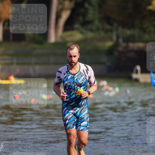 08.09.2024 - Stadtparktriathlon Michael Strokosch http://msf.ph/oto/7033335 08.09.2024 11:32:46 Schwimmen 667, 694 meine-sportfotos.de