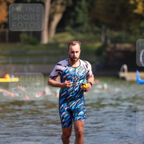 08.09.2024 - Stadtparktriathlon Michael Strokosch http://msf.ph/oto/7033337 08.09.2024 11:32:46 Schwimmen 667, 694 meine-sportfotos.de
