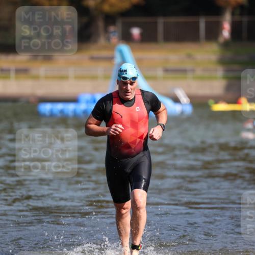 08.09.2024 - Stadtparktriathlon Michael Strokosch http://msf.ph/oto/7033340 08.09.2024 11:32:48 Schwimmen 667, 694 meine-sportfotos.de