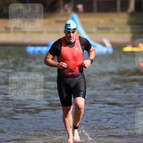 08.09.2024 - Stadtparktriathlon Michael Strokosch http://msf.ph/oto/7033344 08.09.2024 11:32:48 Schwimmen 667, 694 meine-sportfotos.de