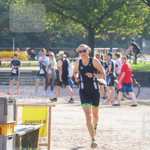 08.09.2024 - Stadtparktriathlon Luisa Fischer http://msf.ph/oto/7033345 08.09.2024 10:09:58 Ziel 132, 155, 156 meine-sportfotos.de