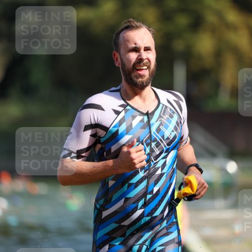 08.09.2024 - Stadtparktriathlon Michael Strokosch http://msf.ph/oto/7033346 08.09.2024 11:32:49 Schwimmen 667, 694 meine-sportfotos.de