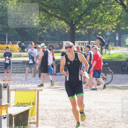 08.09.2024 - Stadtparktriathlon Luisa Fischer http://msf.ph/oto/7033347 08.09.2024 10:09:59 Ziel 132, 155, 156 meine-sportfotos.de