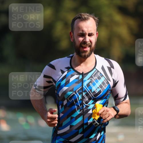 08.09.2024 - Stadtparktriathlon Michael Strokosch http://msf.ph/oto/7033348 08.09.2024 11:32:50 Schwimmen 667, 694 meine-sportfotos.de