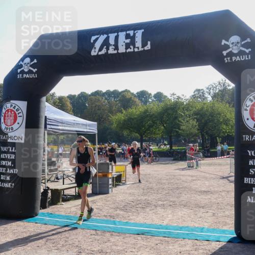 08.09.2024 - Stadtparktriathlon Luisa Fischer http://msf.ph/oto/7033353 08.09.2024 10:10:01 Ziel 132, 155, 156 meine-sportfotos.de