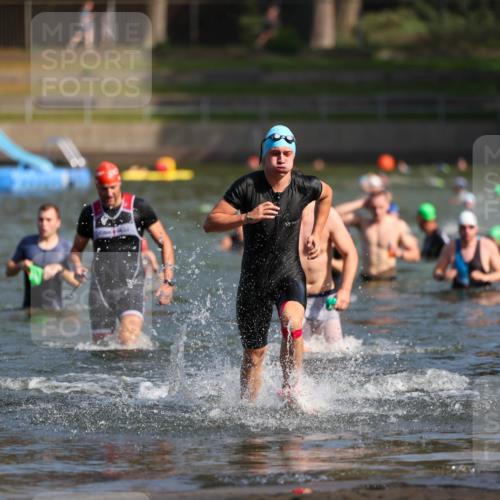 08.09.2024 - Stadtparktriathlon Michael Strokosch http://msf.ph/oto/7033363 08.09.2024 11:33:11 Schwimmen 676, 706, 709, 710 meine-sportfotos.de
