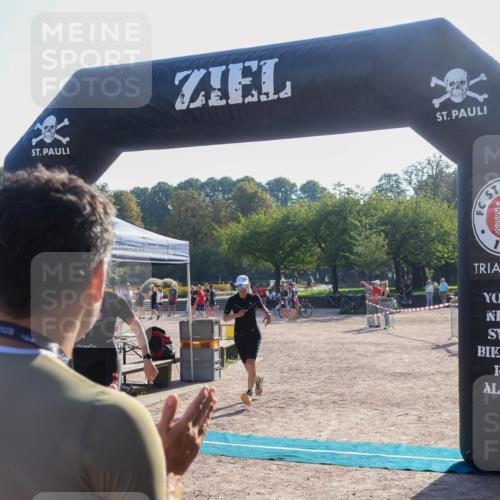 08.09.2024 - Stadtparktriathlon Luisa Fischer http://msf.ph/oto/7033368 08.09.2024 10:10:04 Ziel 132, 151, 155, 156 meine-sportfotos.de