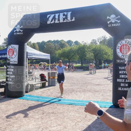 08.09.2024 - Stadtparktriathlon Luisa Fischer http://msf.ph/oto/7033379 08.09.2024 10:10:09 Ziel 151, 155, 156 meine-sportfotos.de