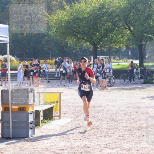 08.09.2024 - Stadtparktriathlon Luisa Fischer http://msf.ph/oto/7033388 08.09.2024 10:10:20 Ziel 176 meine-sportfotos.de