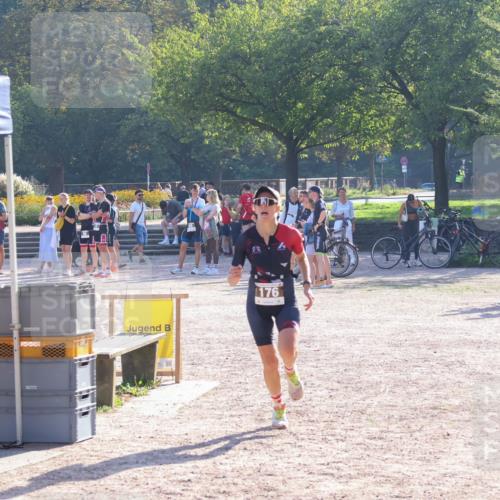 08.09.2024 - Stadtparktriathlon Luisa Fischer http://msf.ph/oto/7033390 08.09.2024 10:10:20 Ziel 176 meine-sportfotos.de