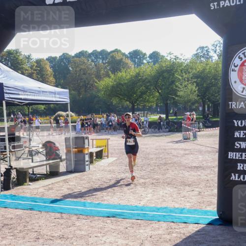 08.09.2024 - Stadtparktriathlon Luisa Fischer http://msf.ph/oto/7033392 08.09.2024 10:10:21 Ziel 176 meine-sportfotos.de