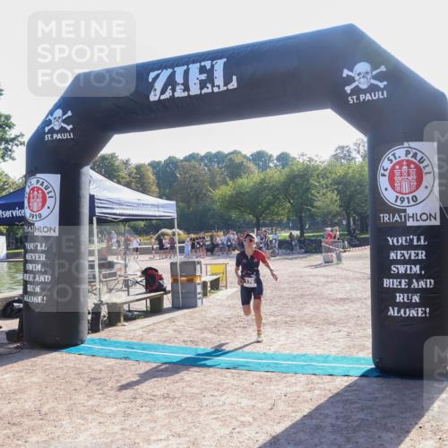 08.09.2024 - Stadtparktriathlon Luisa Fischer http://msf.ph/oto/7033394 08.09.2024 10:10:21 Ziel 176 meine-sportfotos.de