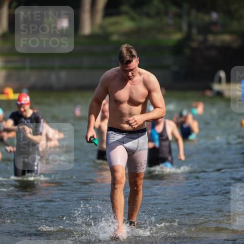 08.09.2024 - Stadtparktriathlon Michael Strokosch http://msf.ph/oto/7033397 08.09.2024 11:33:17 Schwimmen 672, 674, 676, 705, 709, 710, 720 meine-sportfotos.de