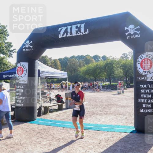 08.09.2024 - Stadtparktriathlon Luisa Fischer http://msf.ph/oto/7033398 08.09.2024 10:10:22 Ziel 176 meine-sportfotos.de