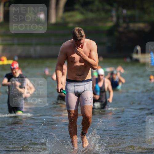 08.09.2024 - Stadtparktriathlon Michael Strokosch http://msf.ph/oto/7033399 08.09.2024 11:33:17 Schwimmen 672, 674, 676, 705, 709, 710, 720 meine-sportfotos.de