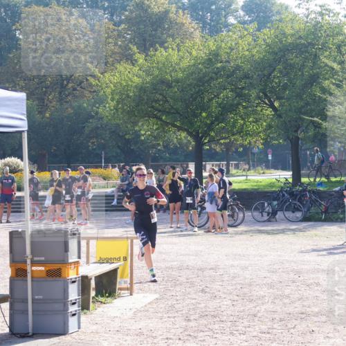 08.09.2024 - Stadtparktriathlon Luisa Fischer http://msf.ph/oto/7033416 08.09.2024 10:11:09 Ziel 140 meine-sportfotos.de