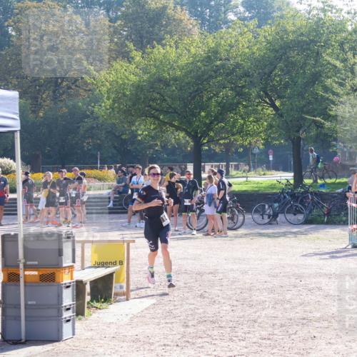 08.09.2024 - Stadtparktriathlon Luisa Fischer http://msf.ph/oto/7033418 08.09.2024 10:11:09 Ziel 140 meine-sportfotos.de