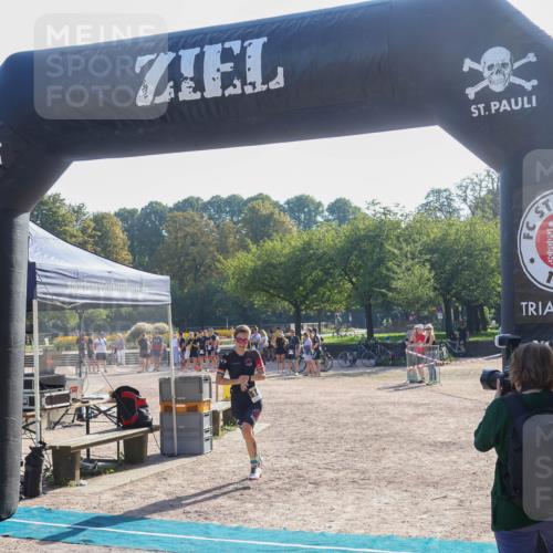 08.09.2024 - Stadtparktriathlon Luisa Fischer http://msf.ph/oto/7033420 08.09.2024 10:11:11 Ziel 140 meine-sportfotos.de