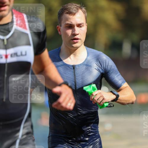 08.09.2024 - Stadtparktriathlon Michael Strokosch http://msf.ph/oto/7033421 08.09.2024 11:33:23 Schwimmen 663, 672, 674, 676, 688, 693, 705, 709, 710, 720 meine-sportfotos.de
