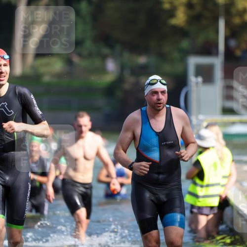 08.09.2024 - Stadtparktriathlon Michael Strokosch http://msf.ph/oto/7033425 08.09.2024 11:33:25 Schwimmen 663, 672, 674, 676, 688, 693, 705, 710, 715, 720 meine-sportfotos.de