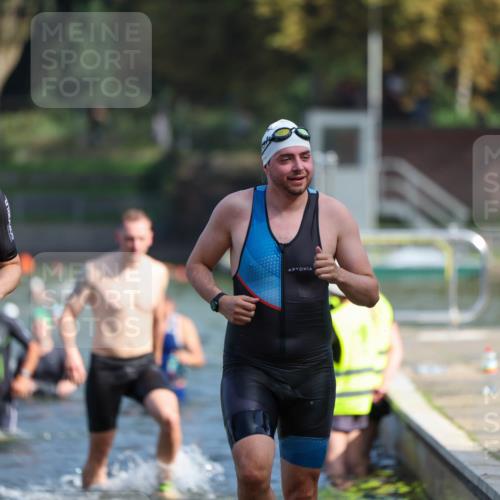 08.09.2024 - Stadtparktriathlon Michael Strokosch http://msf.ph/oto/7033427 08.09.2024 11:33:26 Schwimmen 663, 672, 674, 688, 693, 705, 715, 720 meine-sportfotos.de