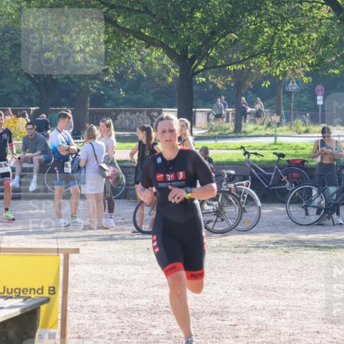 08.09.2024 - Stadtparktriathlon Luisa Fischer http://msf.ph/oto/7033440 08.09.2024 10:14:31 Ziel 157 meine-sportfotos.de