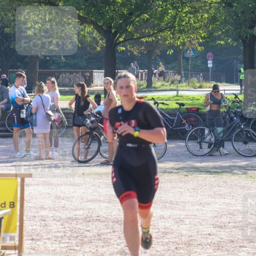 08.09.2024 - Stadtparktriathlon Luisa Fischer http://msf.ph/oto/7033444 08.09.2024 10:14:31 Ziel 157 meine-sportfotos.de