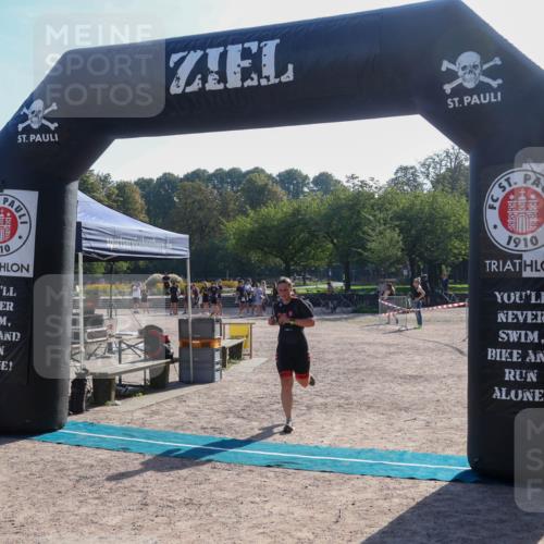 08.09.2024 - Stadtparktriathlon Luisa Fischer http://msf.ph/oto/7033445 08.09.2024 10:14:33 Ziel 157 meine-sportfotos.de
