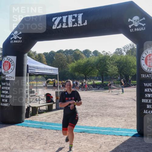 08.09.2024 - Stadtparktriathlon Luisa Fischer http://msf.ph/oto/7033451 08.09.2024 10:14:34 Ziel 157 meine-sportfotos.de