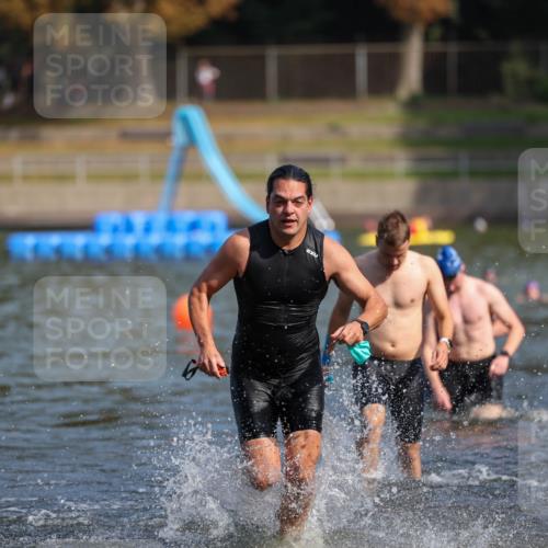 08.09.2024 - Stadtparktriathlon Michael Strokosch http://msf.ph/oto/7033452 08.09.2024 11:33:32 Schwimmen 663, 683, 688, 693, 705, 714, 715, 738, 747 meine-sportfotos.de