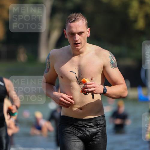 08.09.2024 - Stadtparktriathlon Michael Strokosch http://msf.ph/oto/7033458 08.09.2024 11:33:33 Schwimmen 663, 683, 688, 693, 714, 715, 738, 747 meine-sportfotos.de