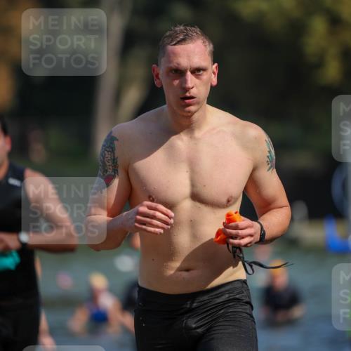 08.09.2024 - Stadtparktriathlon Michael Strokosch http://msf.ph/oto/7033460 08.09.2024 11:33:33 Schwimmen 663, 683, 688, 693, 714, 715, 738, 747 meine-sportfotos.de