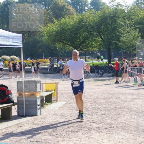 08.09.2024 - Stadtparktriathlon Luisa Fischer http://msf.ph/oto/7033481 08.09.2024 10:15:34 Ziel 104 meine-sportfotos.de