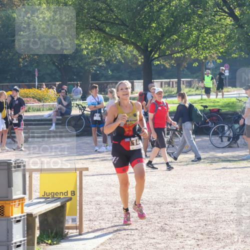 08.09.2024 - Stadtparktriathlon Luisa Fischer http://msf.ph/oto/7033493 08.09.2024 10:15:50 Ziel 146 meine-sportfotos.de