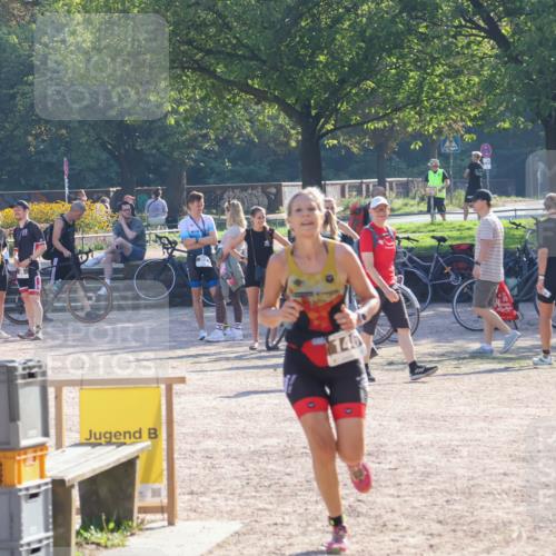 08.09.2024 - Stadtparktriathlon Luisa Fischer http://msf.ph/oto/7033497 08.09.2024 10:15:51 Ziel 146 meine-sportfotos.de