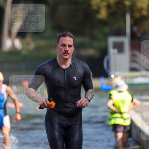 08.09.2024 - Stadtparktriathlon Michael Strokosch http://msf.ph/oto/7033502 08.09.2024 11:33:47 Schwimmen 673, 731 meine-sportfotos.de