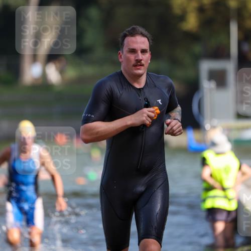 08.09.2024 - Stadtparktriathlon Michael Strokosch http://msf.ph/oto/7033503 08.09.2024 11:33:47 Schwimmen 673, 731 meine-sportfotos.de