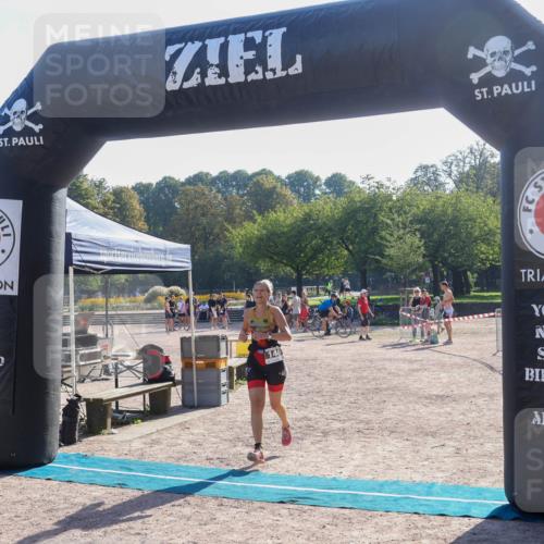 08.09.2024 - Stadtparktriathlon Luisa Fischer http://msf.ph/oto/7033504 08.09.2024 10:15:53 Ziel 146 meine-sportfotos.de