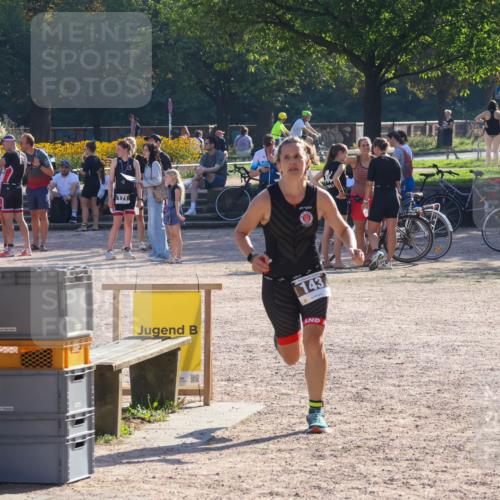 08.09.2024 - Stadtparktriathlon Luisa Fischer http://msf.ph/oto/7033511 08.09.2024 10:17:33 Ziel 143 meine-sportfotos.de